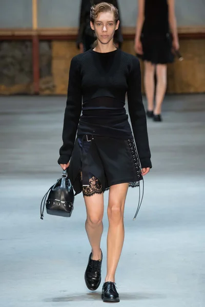 Look 13